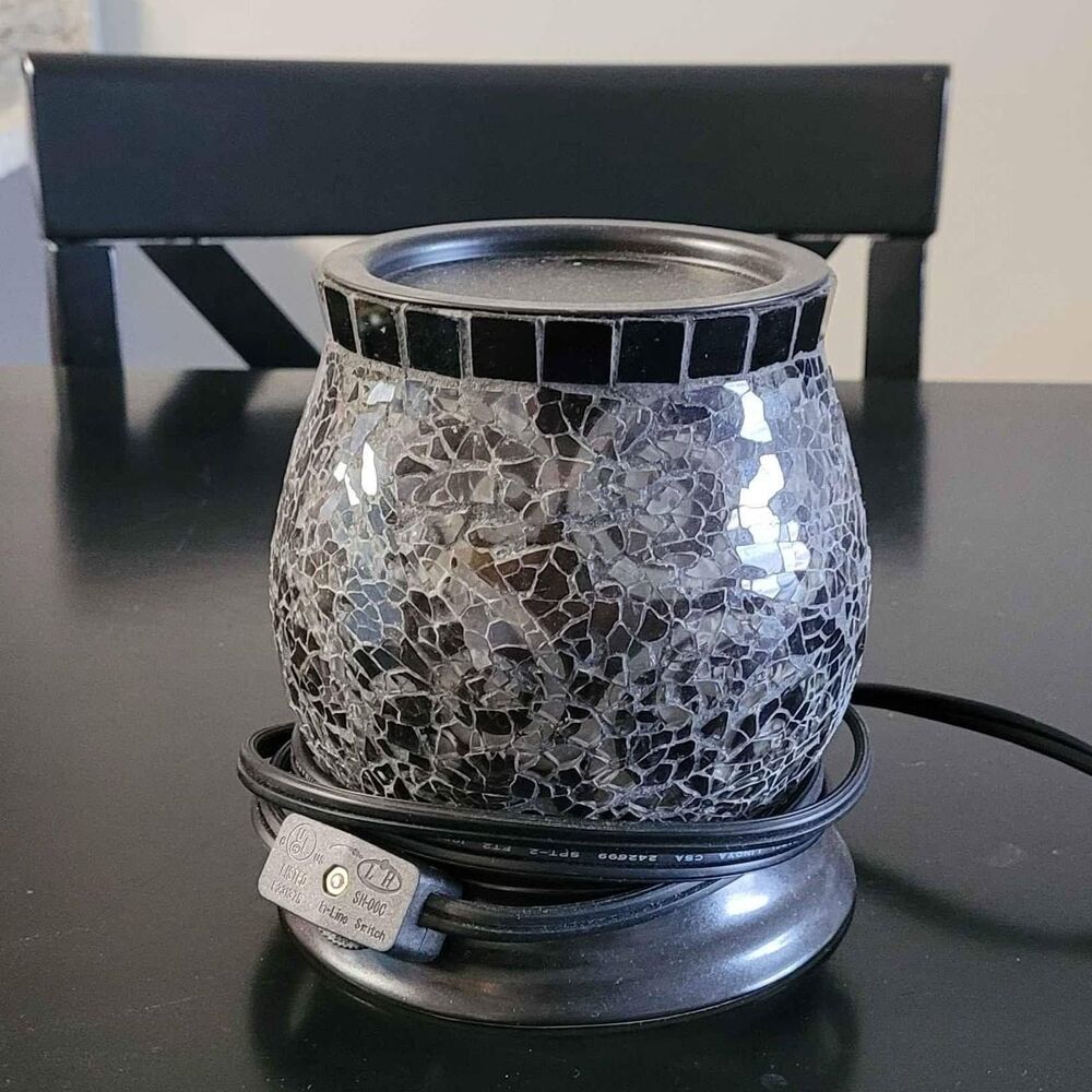 Partylite amaretto swirl scent glow fragrance melt warmer.Missing top melt piece